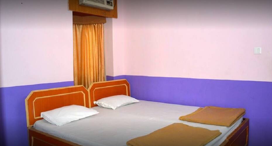 Sangh Priya Guest House, Bodhgaya 4